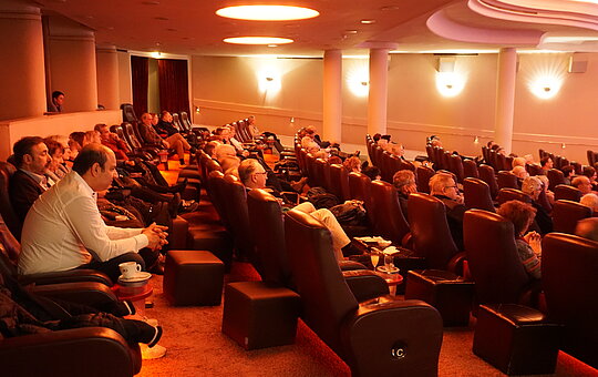 KulturKINO - Nicht ganz koscher. Eine göttliche Komödie - Foto: Aleyna Kalayci